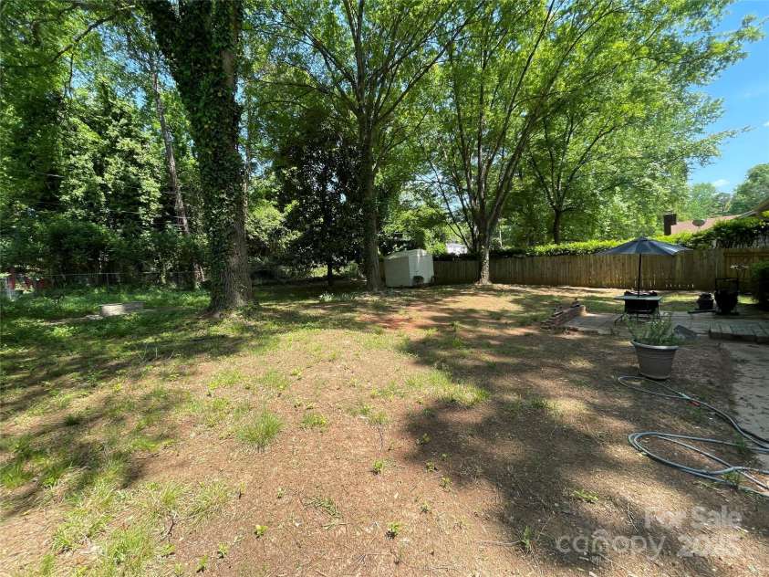 8936 Rittenhouse Circle, Charlotte, NC 28270.  MLS# CAR4248901, YatesRealty ID 8468. Large fenced back yard