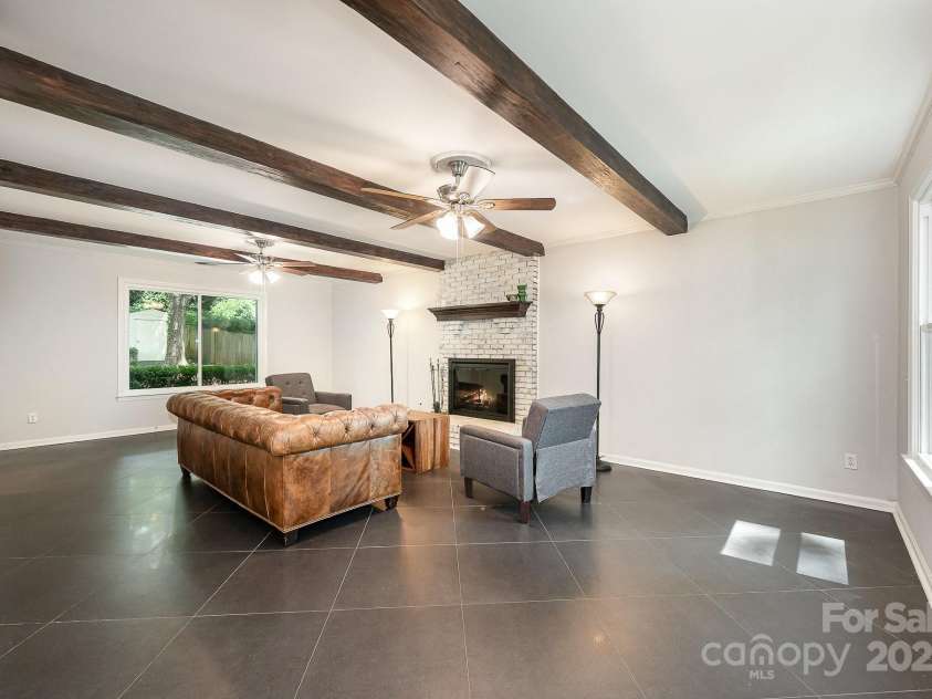 8936 Rittenhouse Circle, Charlotte, NC 28270.  MLS# CAR4248901, YatesRealty ID 8468. Living room