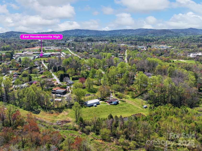 520 Loop Road, Hendersonville, NC 28792.  MLS# CAR4234543, YatesRealty ID 8469. 