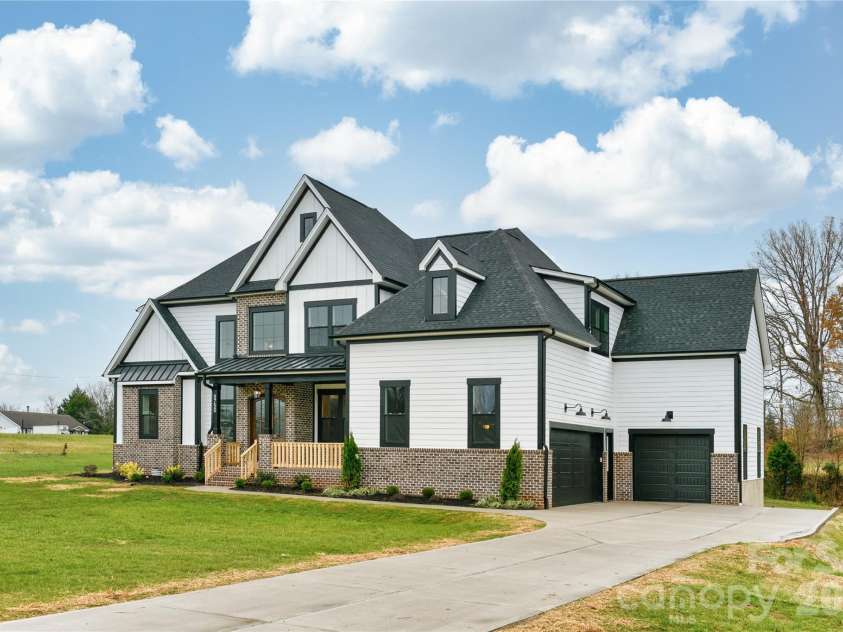 3874 Hickory Highway, Statesville, NC 28677.  MLS# CAR4314870, YatesRealty ID 847. 