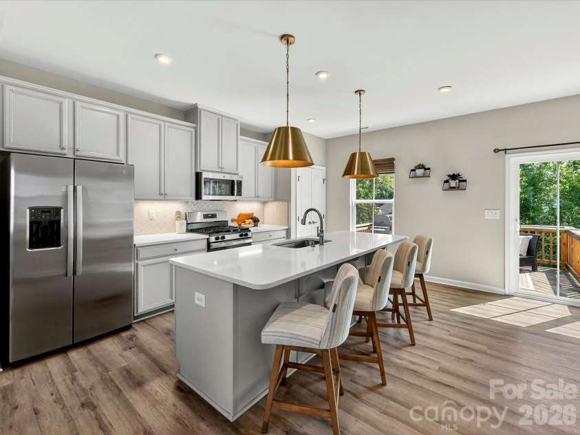 2621 Grantham Place Drive, Fort Mill, SC 29715.  MLS# CAR4383237, YatesRealty ID 8470. Welcome to 2621 Grantham Place Drive! 