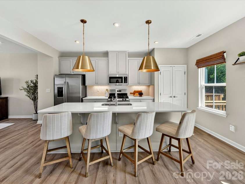 2621 Grantham Place Drive, Fort Mill, SC 29715.  MLS# CAR4383237, YatesRealty ID 8470. Welcome to 2621 Grantham Place Drive! 