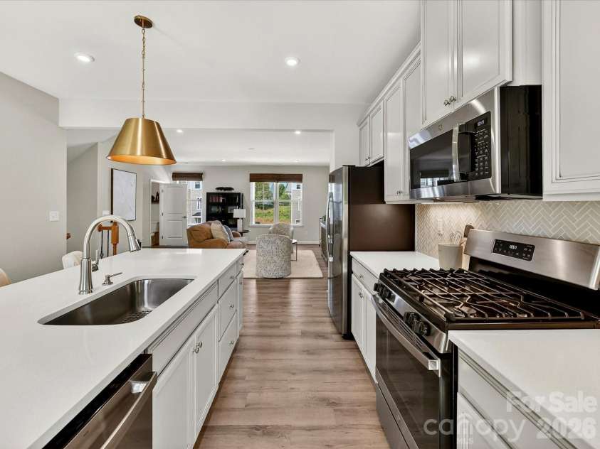 2621 Grantham Place Drive, Fort Mill, SC 29715.  MLS# CAR4383237, YatesRealty ID 8470. Welcome to 2621 Grantham Place Drive! 