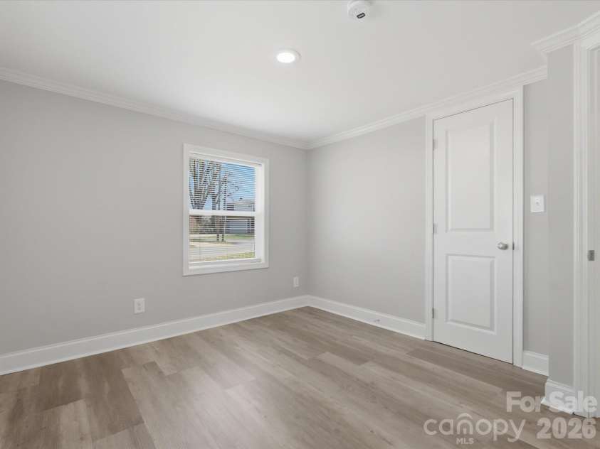 3900 Plainview Road, Charlotte, NC 28208.  MLS# CAR4355687, YatesRealty ID 8471. 