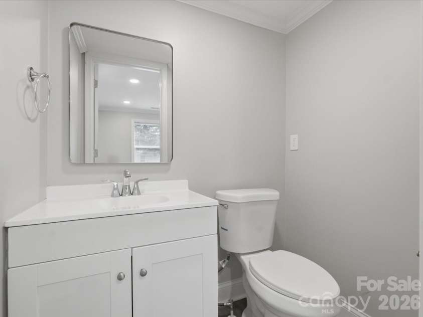 3900 Plainview Road, Charlotte, NC 28208.  MLS# CAR4355687, YatesRealty ID 8471. 