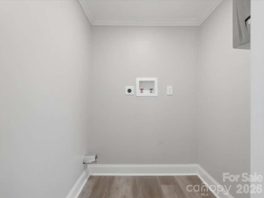 3900 Plainview Road, Charlotte, NC 28208.  MLS# CAR4355687, YatesRealty ID 8471. 