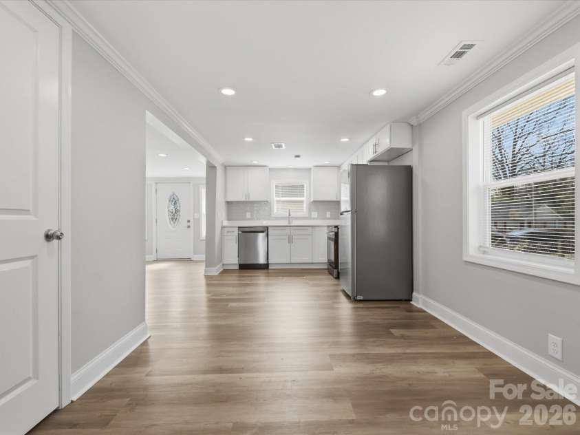 3900 Plainview Road, Charlotte, NC 28208.  MLS# CAR4355687, YatesRealty ID 8471. 