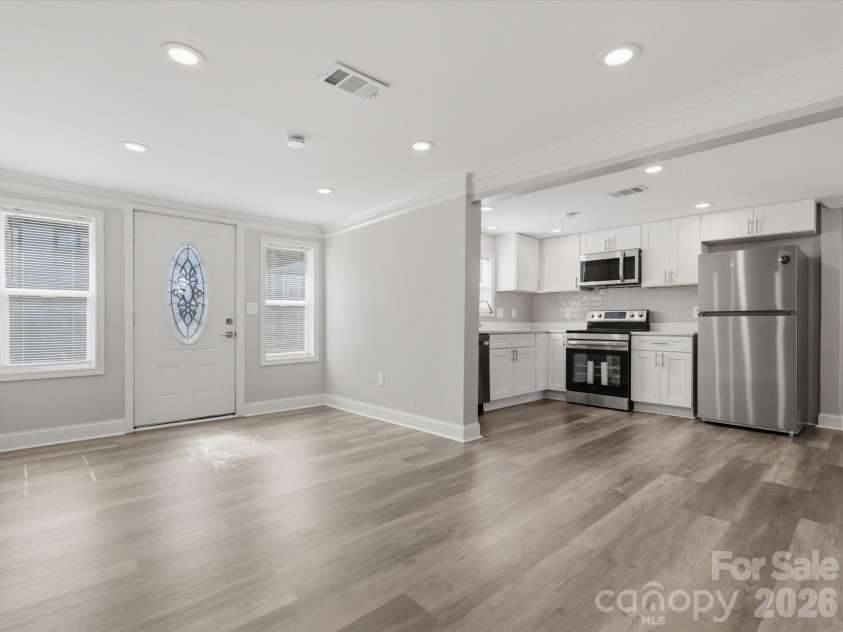 3900 Plainview Road, Charlotte, NC 28208.  MLS# CAR4355687, YatesRealty ID 8471. 