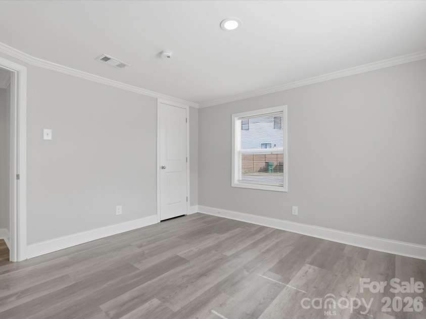 3900 Plainview Road, Charlotte, NC 28208.  MLS# CAR4355687, YatesRealty ID 8471. 
