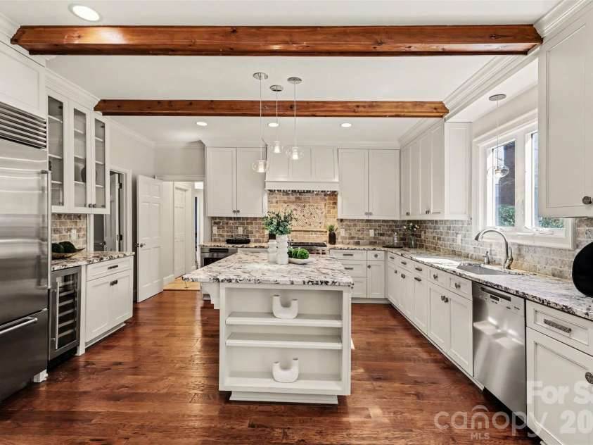3301 Foxridge Road, Charlotte, NC 28226.  MLS# CAR4357667, YatesRealty ID 8474. 