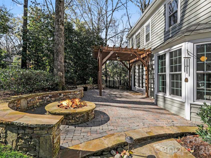 3301 Foxridge Road, Charlotte, NC 28226.  MLS# CAR4357667, YatesRealty ID 8474. 