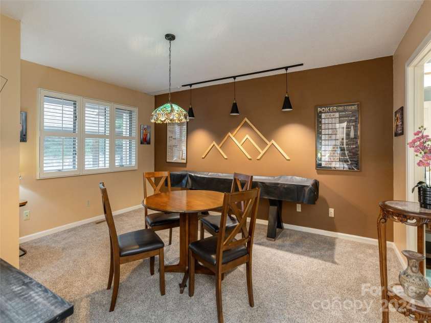 303 White Oak Drive, Hendersonville, NC 28791.  MLS# CAR4186920, YatesRealty ID 8475. 