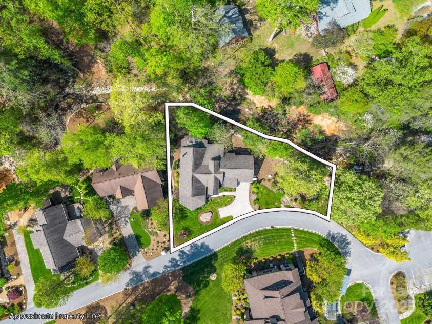 136 Firefly Cove, Lake Lure, NC 28746.  MLS# CAR4247182, YatesRealty ID 8476. 