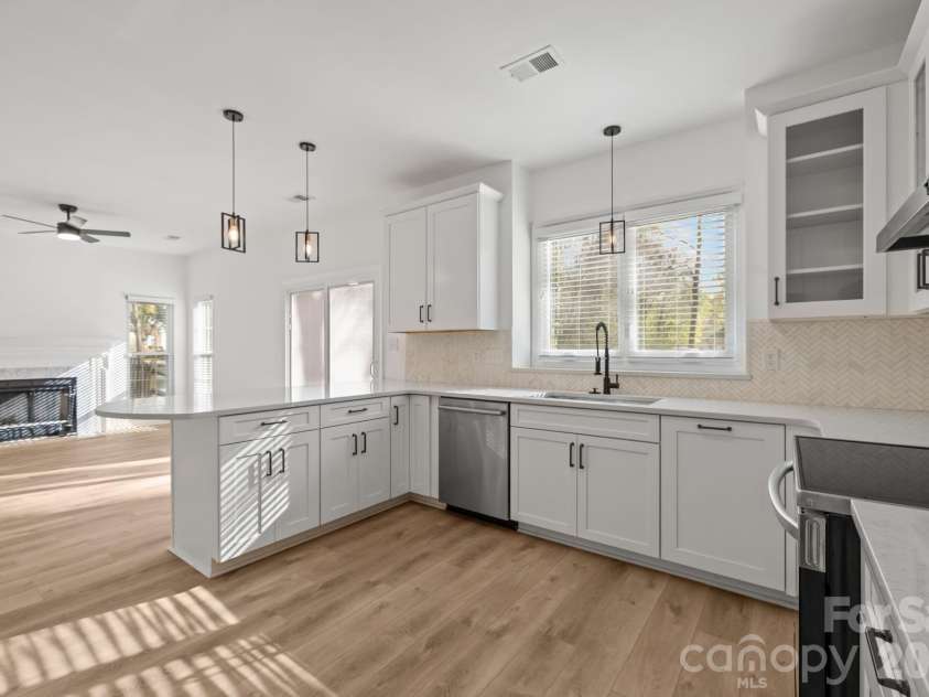 8512 Egerton Drive, Charlotte, NC 28277.  MLS# CAR4360553, YatesRealty ID 8476. 