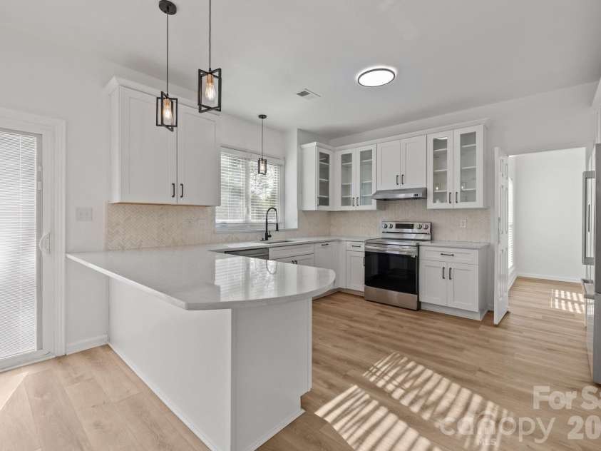 8512 Egerton Drive, Charlotte, NC 28277.  MLS# CAR4360553, YatesRealty ID 8476. 
