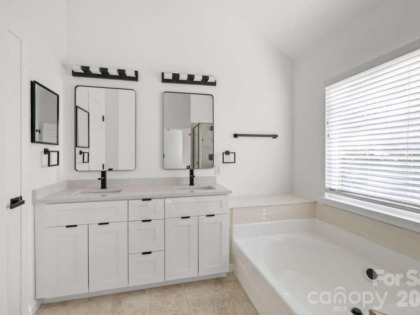 8512 Egerton Drive, Charlotte, NC 28277.  MLS# CAR4360553, YatesRealty ID 8476. 