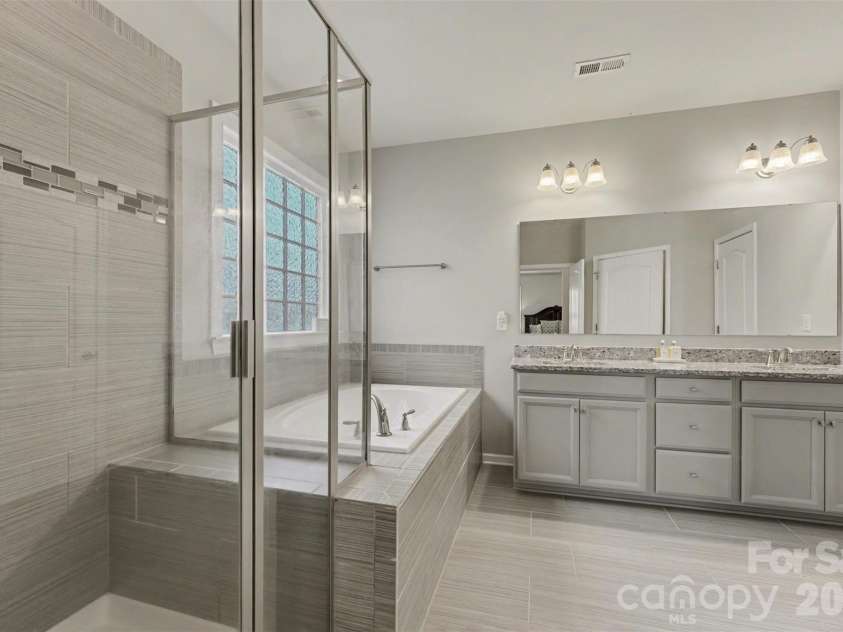 12409 Cranberry Glades Drive, Cornelius, NC 28031.  MLS# CAR4362119, YatesRealty ID 8477. 