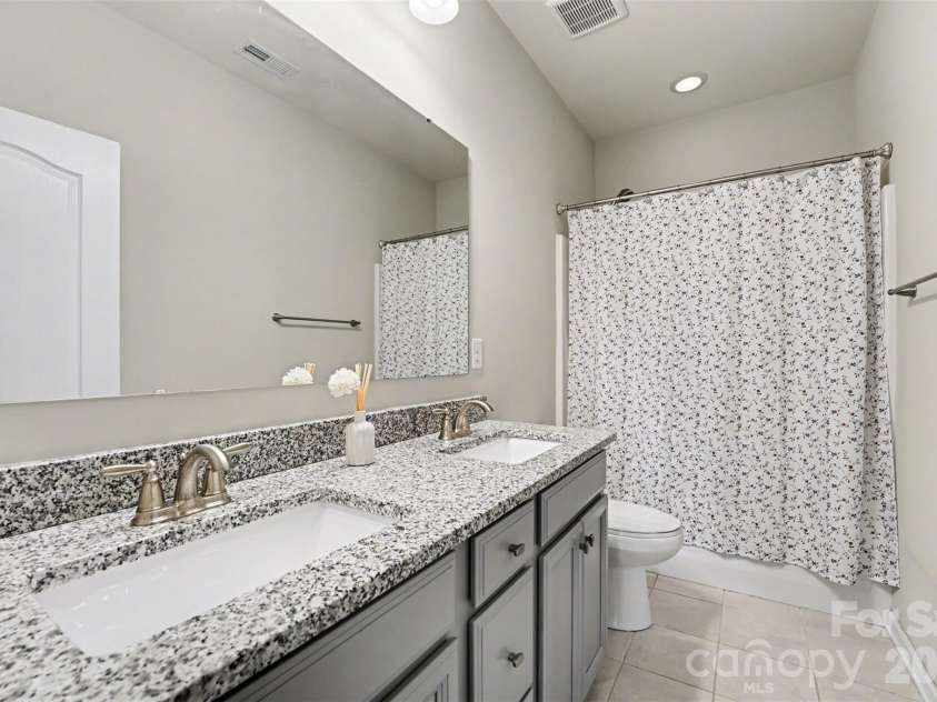 12409 Cranberry Glades Drive, Cornelius, NC 28031.  MLS# CAR4362119, YatesRealty ID 8477. 