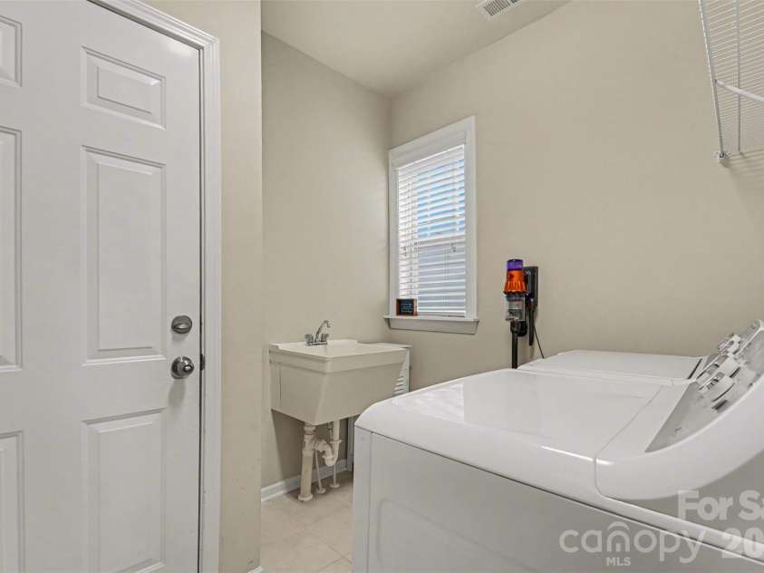 12409 Cranberry Glades Drive, Cornelius, NC 28031.  MLS# CAR4362119, YatesRealty ID 8477. 