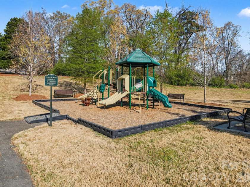 12409 Cranberry Glades Drive, Cornelius, NC 28031.  MLS# CAR4362119, YatesRealty ID 8477. 