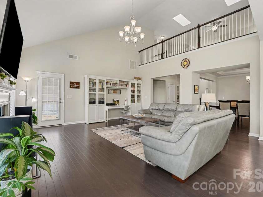 12409 Cranberry Glades Drive, Cornelius, NC 28031.  MLS# CAR4362119, YatesRealty ID 8477. 