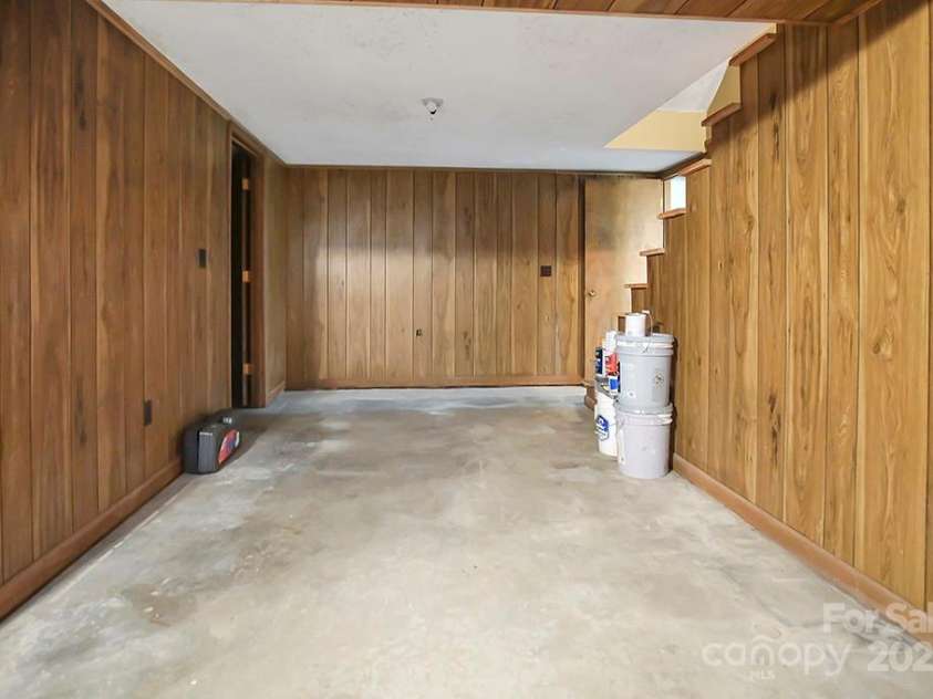 216 Delview Drive, Cherryville, NC 28021.  MLS# CAR4205230, YatesRealty ID 8477. 