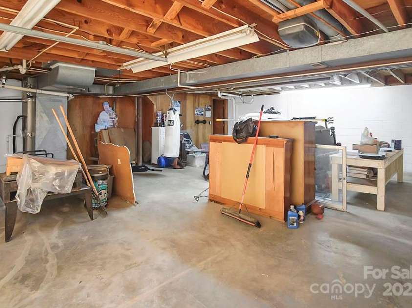 216 Delview Drive, Cherryville, NC 28021.  MLS# CAR4205230, YatesRealty ID 8477. 