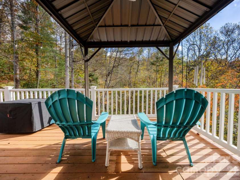 403 Canonero Drive, Fairview, NC 28730.  MLS# CAR4363827, YatesRealty ID 8478. 