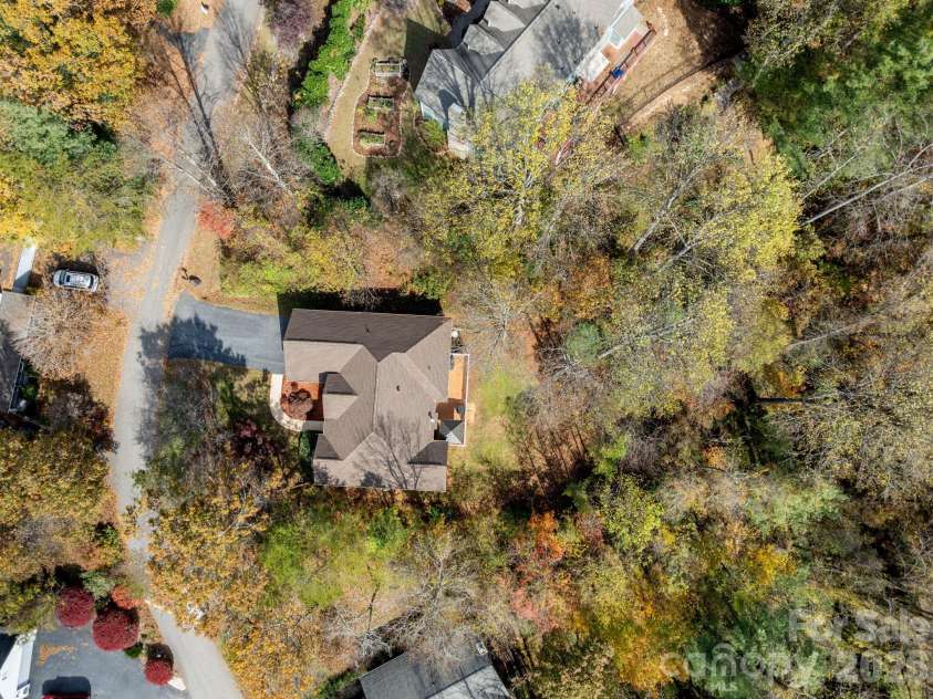 403 Canonero Drive, Fairview, NC 28730.  MLS# CAR4363827, YatesRealty ID 8478. 