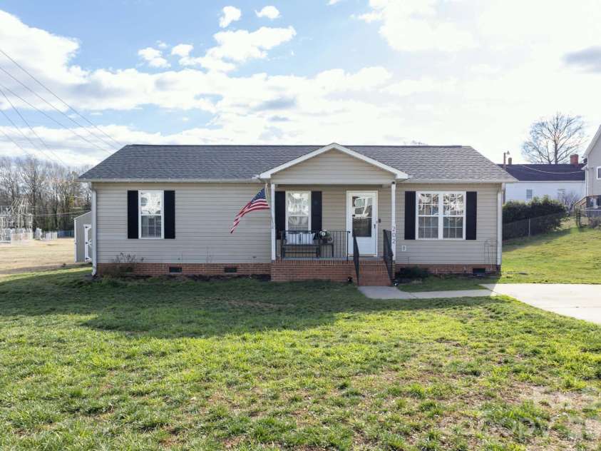 202 Rice Street, Landis, NC 28088.  MLS# CAR4350281, YatesRealty ID 8479. 