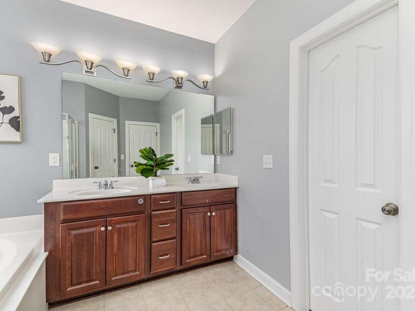 502 Geary Street, Concord, NC 28027.  MLS# CAR4238794, YatesRealty ID 8479. Bathroom 2: Primary