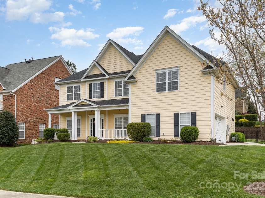 502 Geary Street, Concord, NC 28027.  MLS# CAR4238794, YatesRealty ID 8479. Side load garage