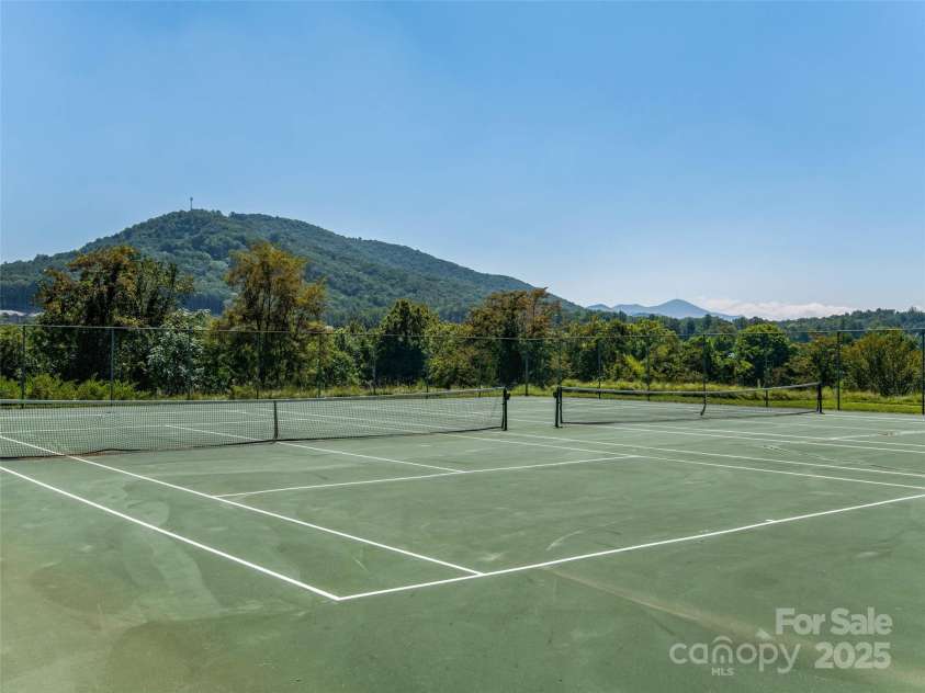 4805 Breakers Lane, Asheville, NC 28806.  MLS# CAR4307390, YatesRealty ID 848. Tennis / Pickel Ball Court. 