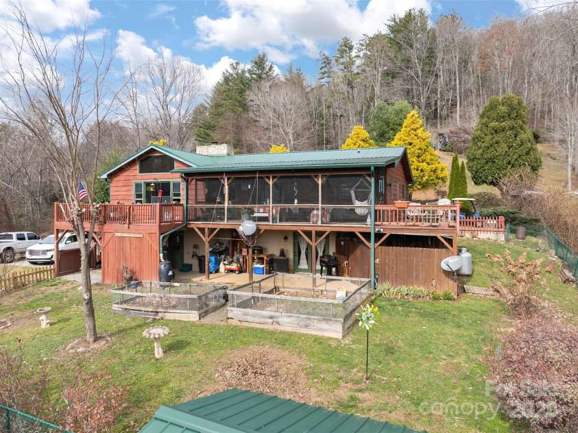 790 Country Club Drive, Canton, NC 28716.  MLS# CAR4324619, YatesRealty ID 848. 