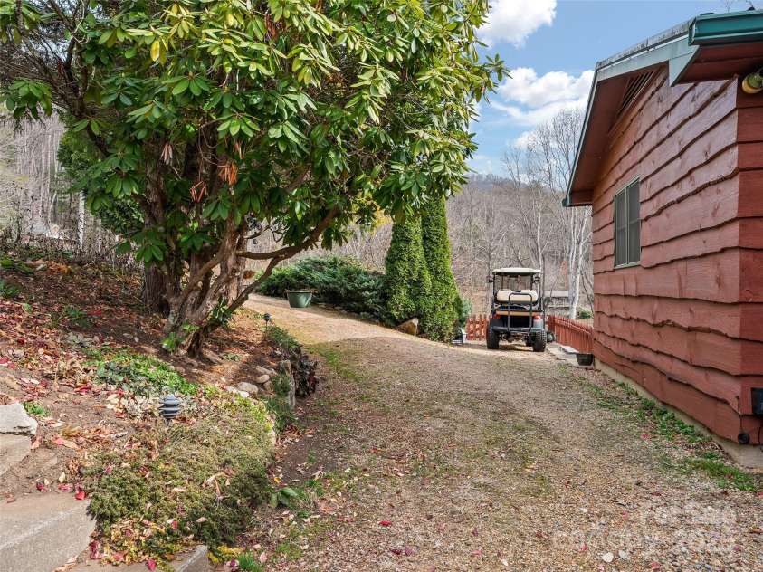 790 Country Club Drive, Canton, NC 28716.  MLS# CAR4324619, YatesRealty ID 848. 