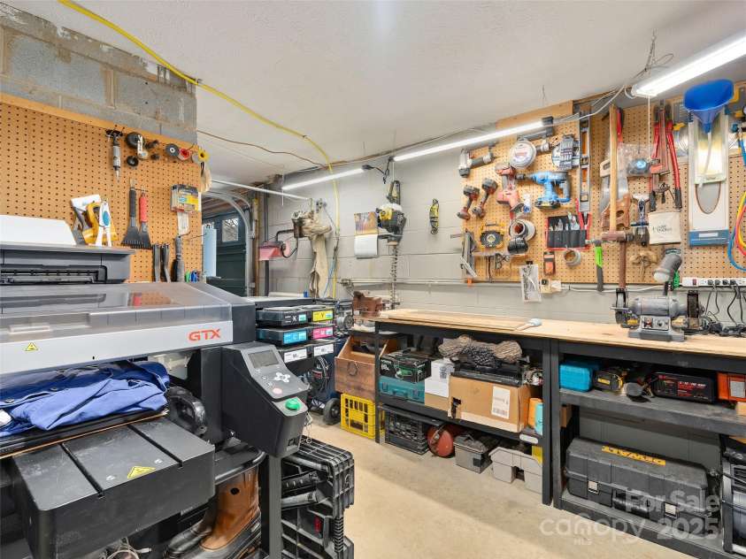 790 Country Club Drive, Canton, NC 28716.  MLS# CAR4324619, YatesRealty ID 848. 