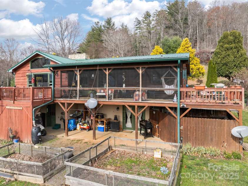 790 Country Club Drive, Canton, NC 28716.  MLS# CAR4324619, YatesRealty ID 848. 