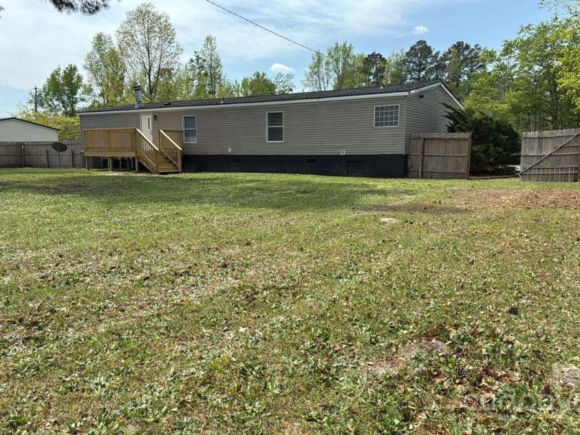 16781 Sanders Circle, Laurinburg, NC 28352.  MLS# CAR4209303, YatesRealty ID 8481. 