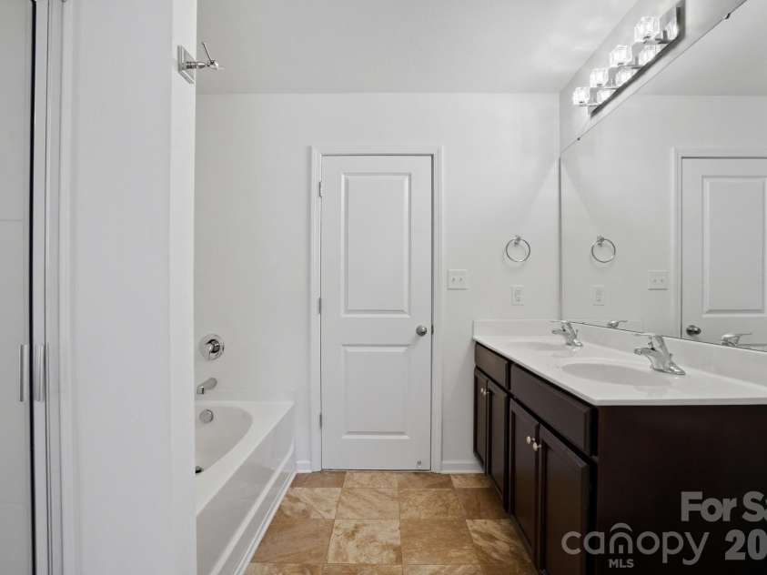 4003 Long Arrow Drive, Concord, NC 28025.  MLS# CAR4343665, YatesRealty ID 8481. 