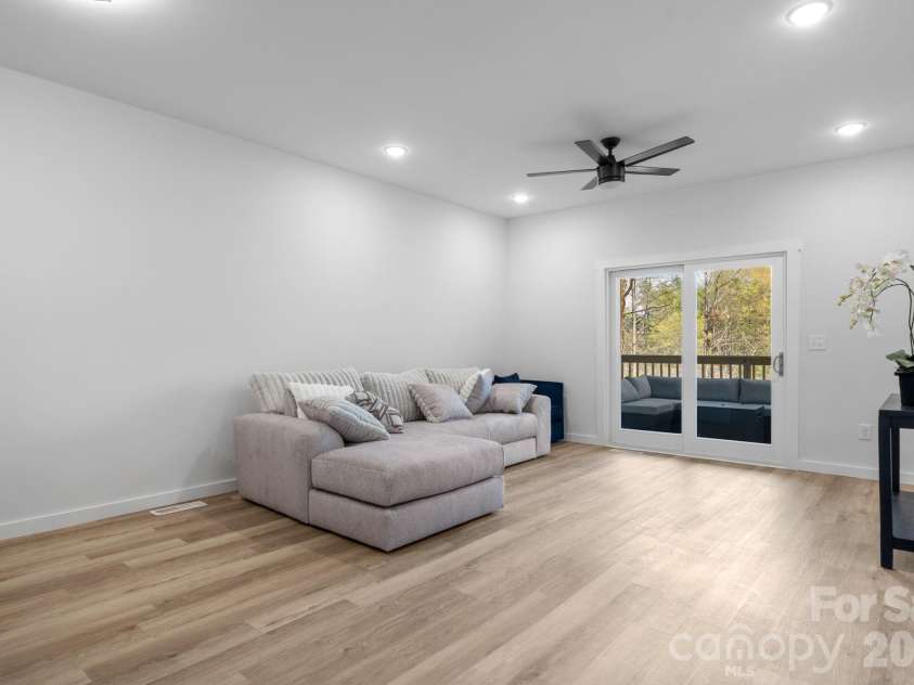 1141 & 1143 12th Street Drive, Hickory, NC 28602.  MLS# CAR4351298, YatesRealty ID 8482. 