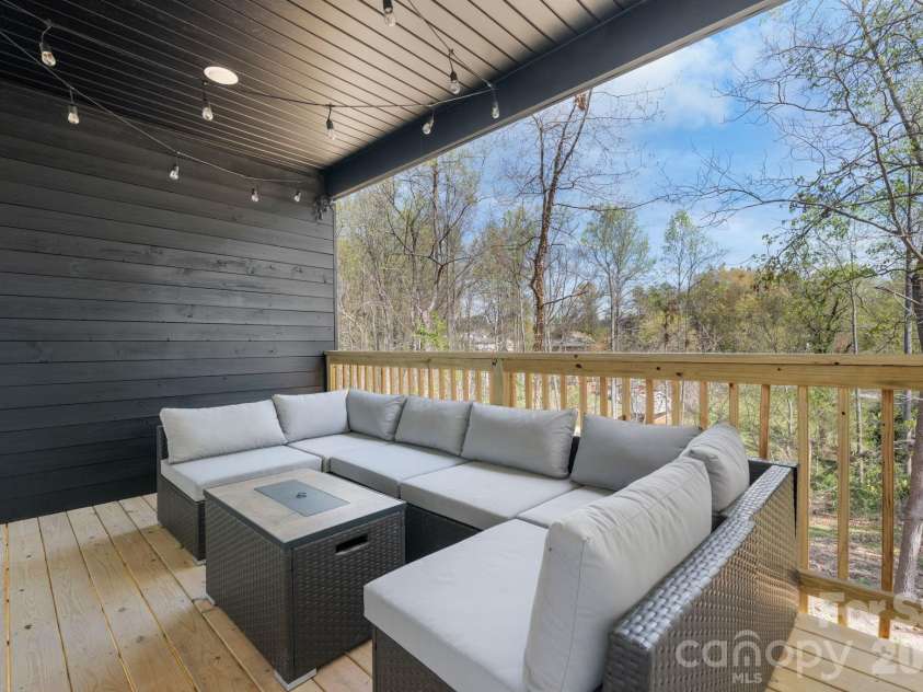 1141 & 1143 12th Street Drive, Hickory, NC 28602.  MLS# CAR4351298, YatesRealty ID 8482. 