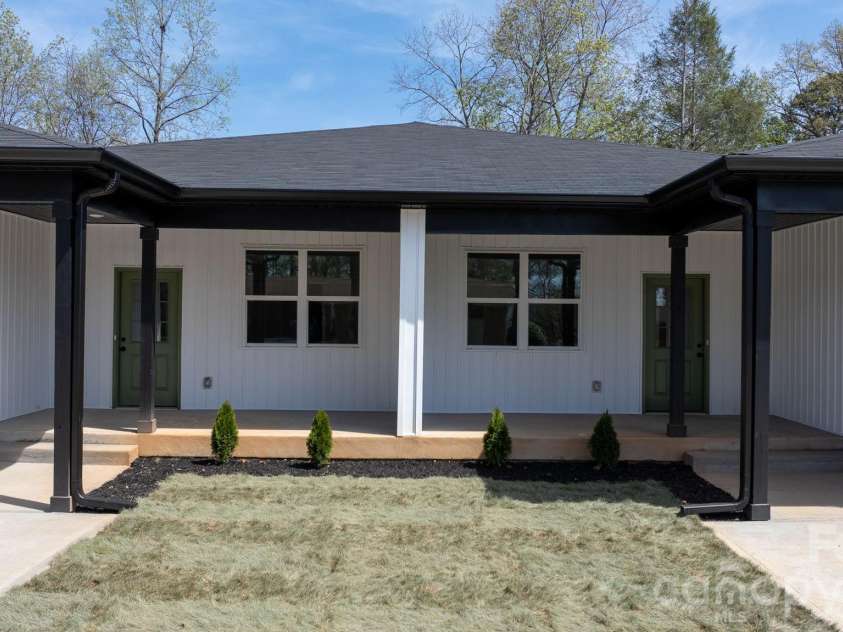 1141 & 1143 12th Street Drive, Hickory, NC 28602.  MLS# CAR4351298, YatesRealty ID 8482. 