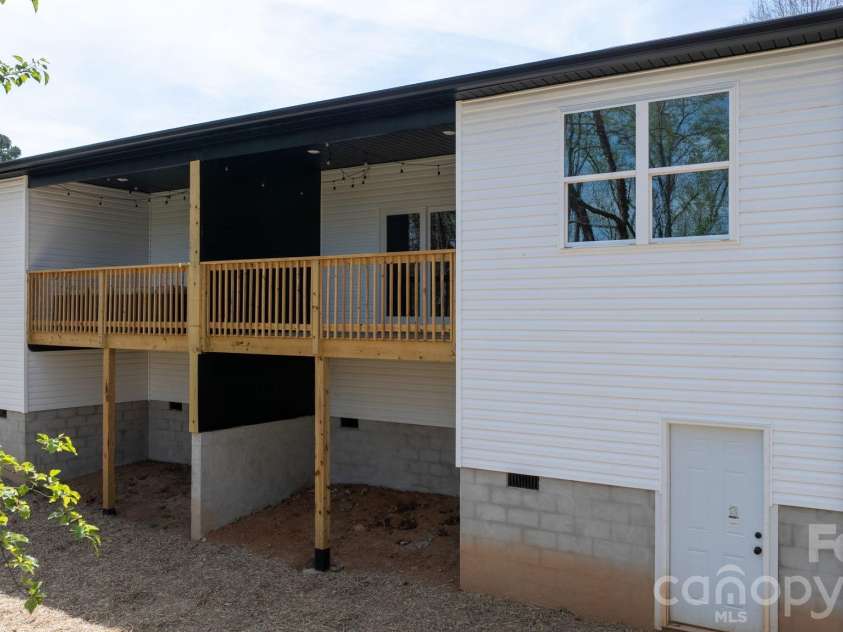 1141 & 1143 12th Street Drive, Hickory, NC 28602.  MLS# CAR4351298, YatesRealty ID 8482. 