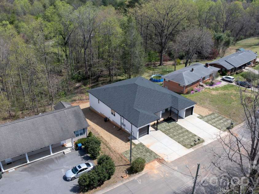 1141 & 1143 12th Street Drive, Hickory, NC 28602.  MLS# CAR4351298, YatesRealty ID 8482. 