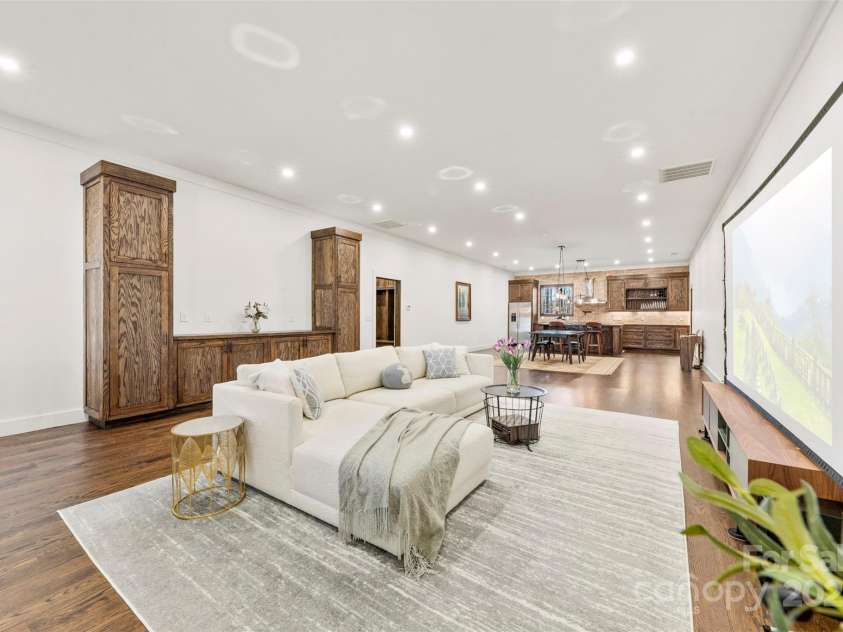 13124 Lemmond Drive, Matthews, NC 28105.  MLS# CAR4228308, YatesRealty ID 8482. Built in oak cabinet