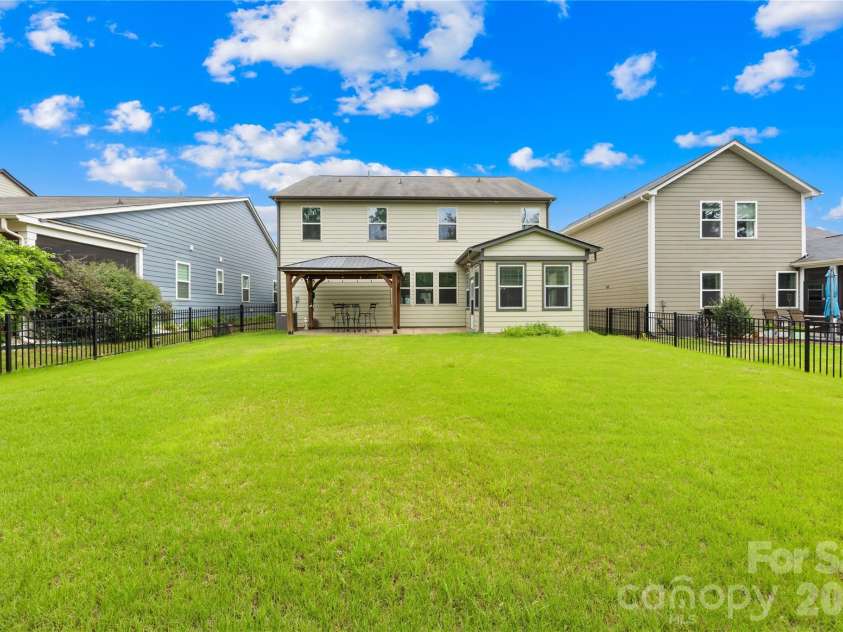 14107 Magnolia Walk Drive, Huntersville, NC 28078.  MLS# CAR4380160, YatesRealty ID 8483. 