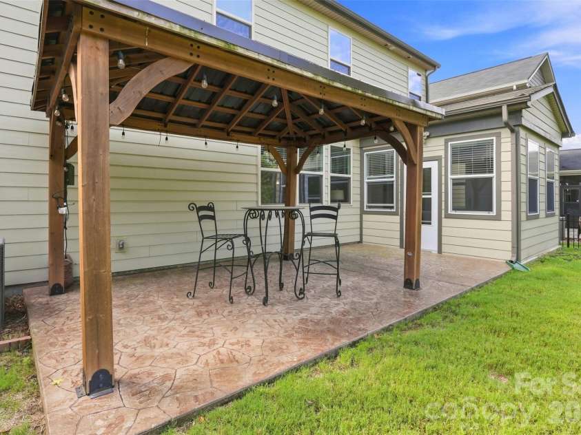 14107 Magnolia Walk Drive, Huntersville, NC 28078.  MLS# CAR4421891, YatesRealty ID 8483. 