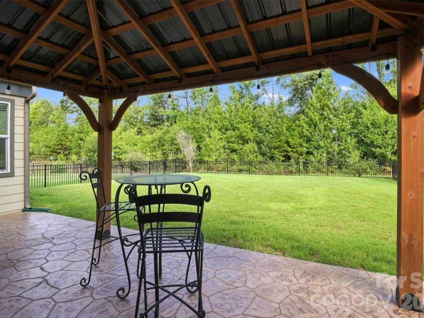 14107 Magnolia Walk Drive, Huntersville, NC 28078.  MLS# CAR4421891, YatesRealty ID 8483. 