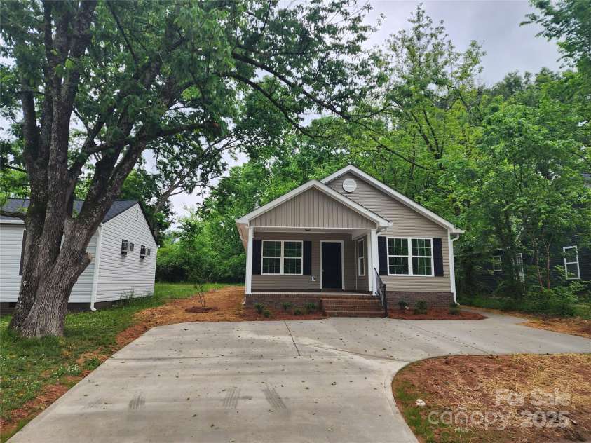 833 Arlington Avenue, Rock Hill, SC 29730.  MLS# CAR4243380, YatesRealty ID 8483. 