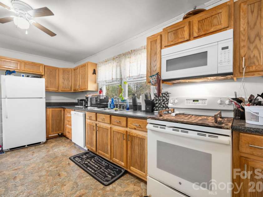 1574 Fred Watson Place, Lenoir, NC 28645.  MLS# CAR4354704, YatesRealty ID 8484. 